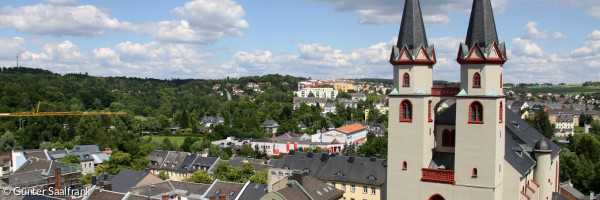 Die St. Michaeliskirche aus Sicht der Rathaustürme