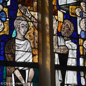 Buntglasfenster der St. Michaeliskirche Detailaufnahme